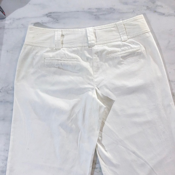 White Cropped Capri Pants - Picture 5 of 8